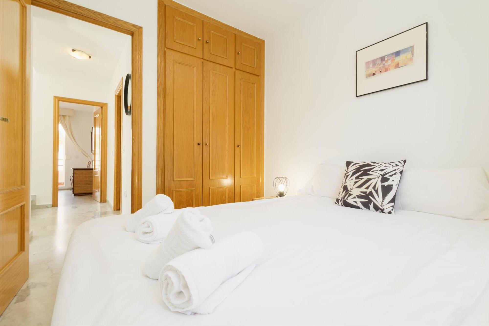 Beautiful Townhouse Walking Distance To The Beach In Costabella, Marbella Exterior foto