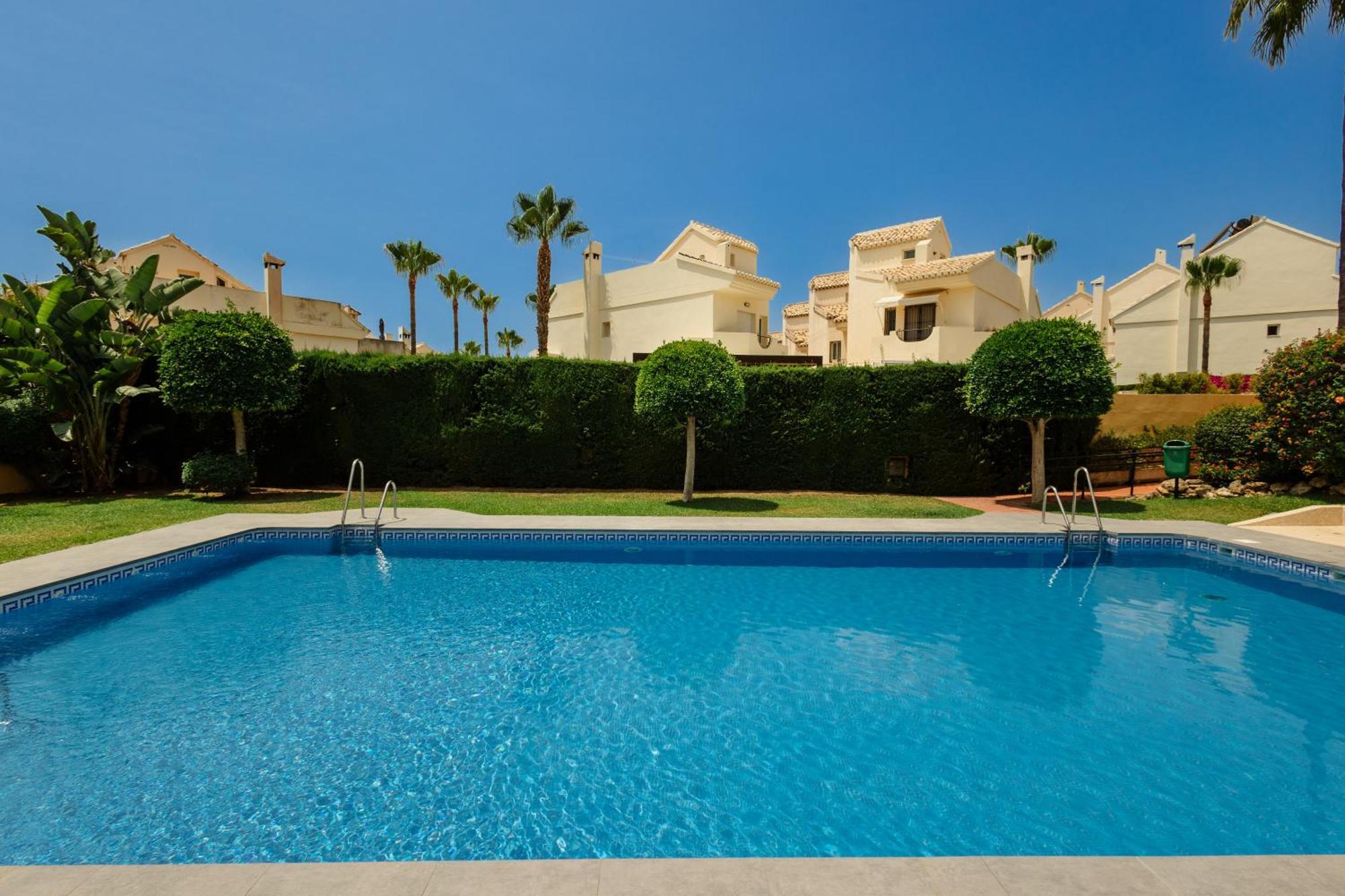 Beautiful Townhouse Walking Distance To The Beach In Costabella, Marbella Exterior foto