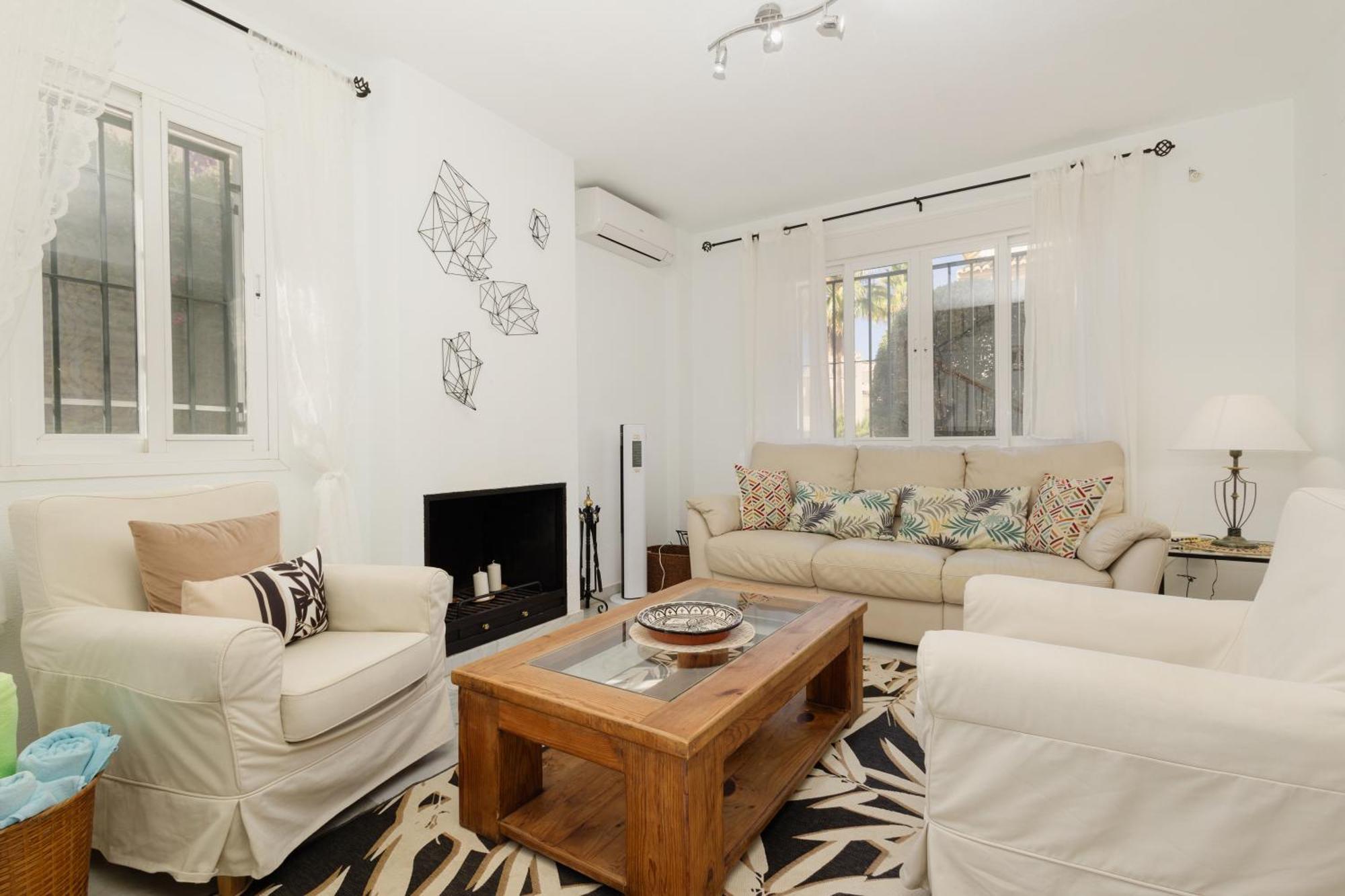 Beautiful Townhouse Walking Distance To The Beach In Costabella, Marbella Exterior foto