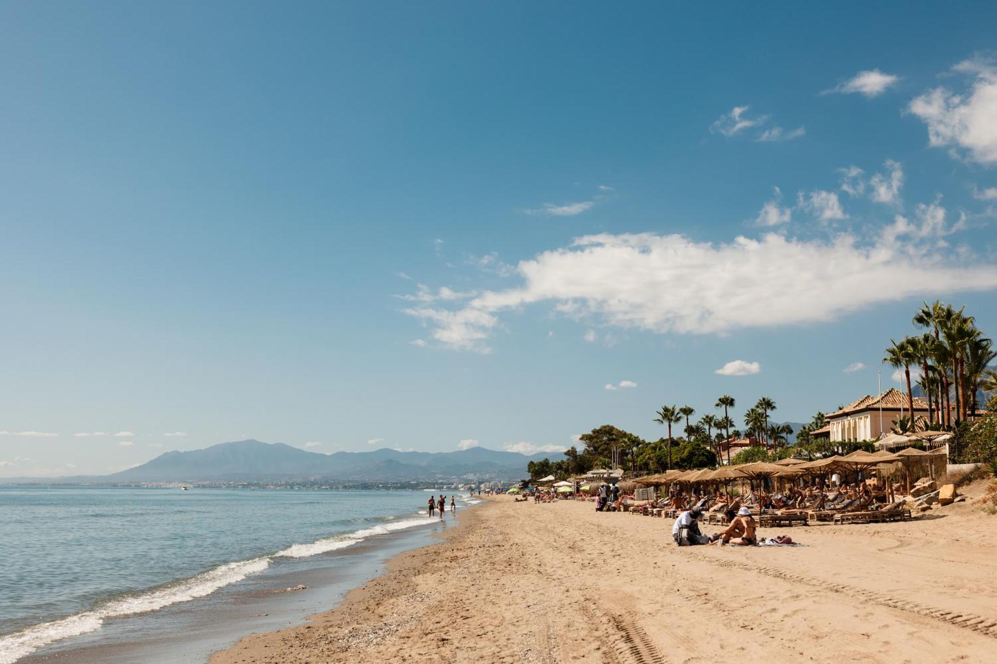 Beautiful Townhouse Walking Distance To The Beach In Costabella, Marbella Exterior foto