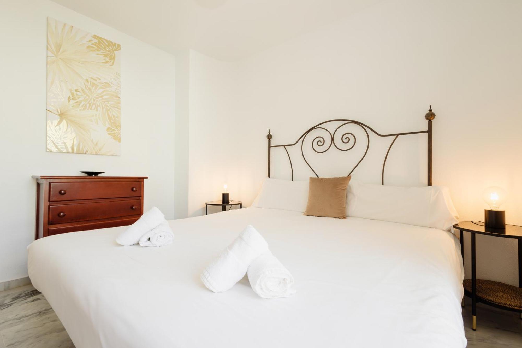 Beautiful Townhouse Walking Distance To The Beach In Costabella, Marbella Exterior foto