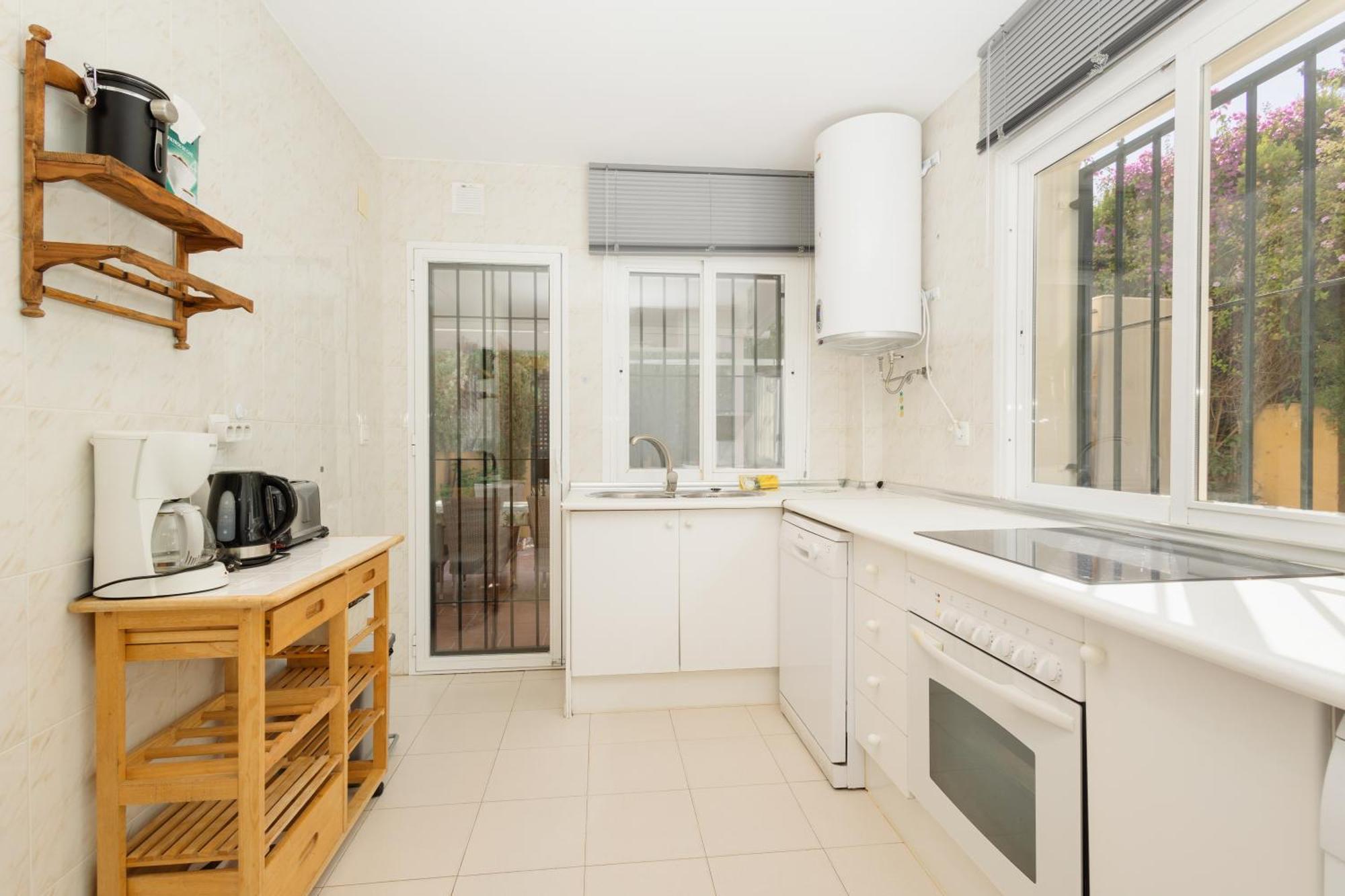 Beautiful Townhouse Walking Distance To The Beach In Costabella, Marbella Exterior foto
