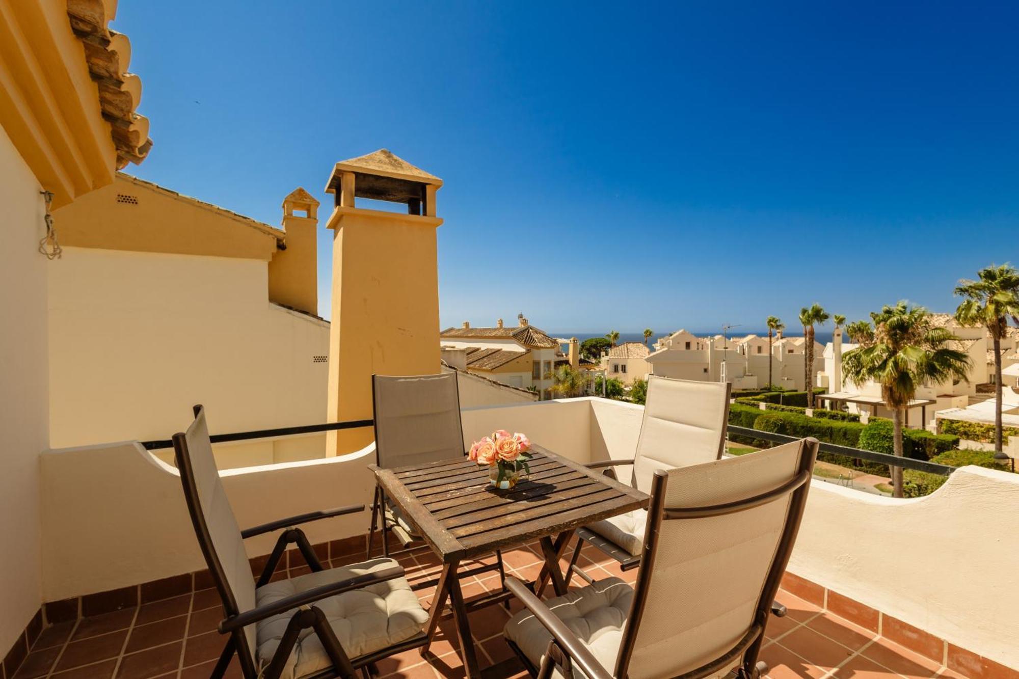 Beautiful Townhouse Walking Distance To The Beach In Costabella, Marbella Exterior foto